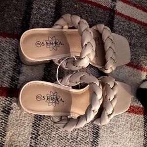 SERRA Brand Shoes size:9